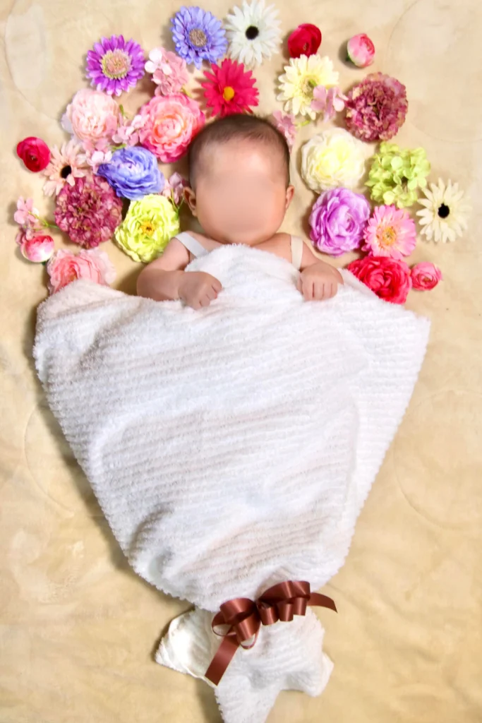お花のブーケのような百日祝のおしゃれな写真