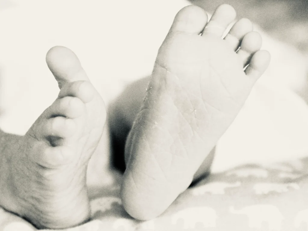 赤ちゃんの足の写真